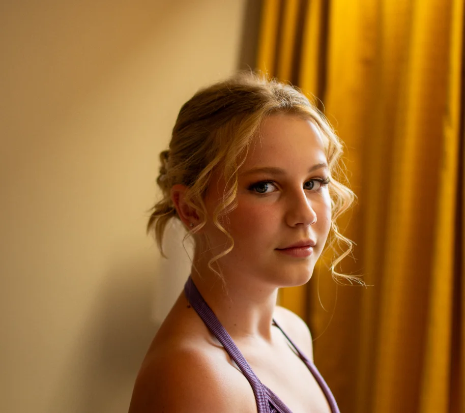 Headshot of Violet Freann, young musical theatre performer